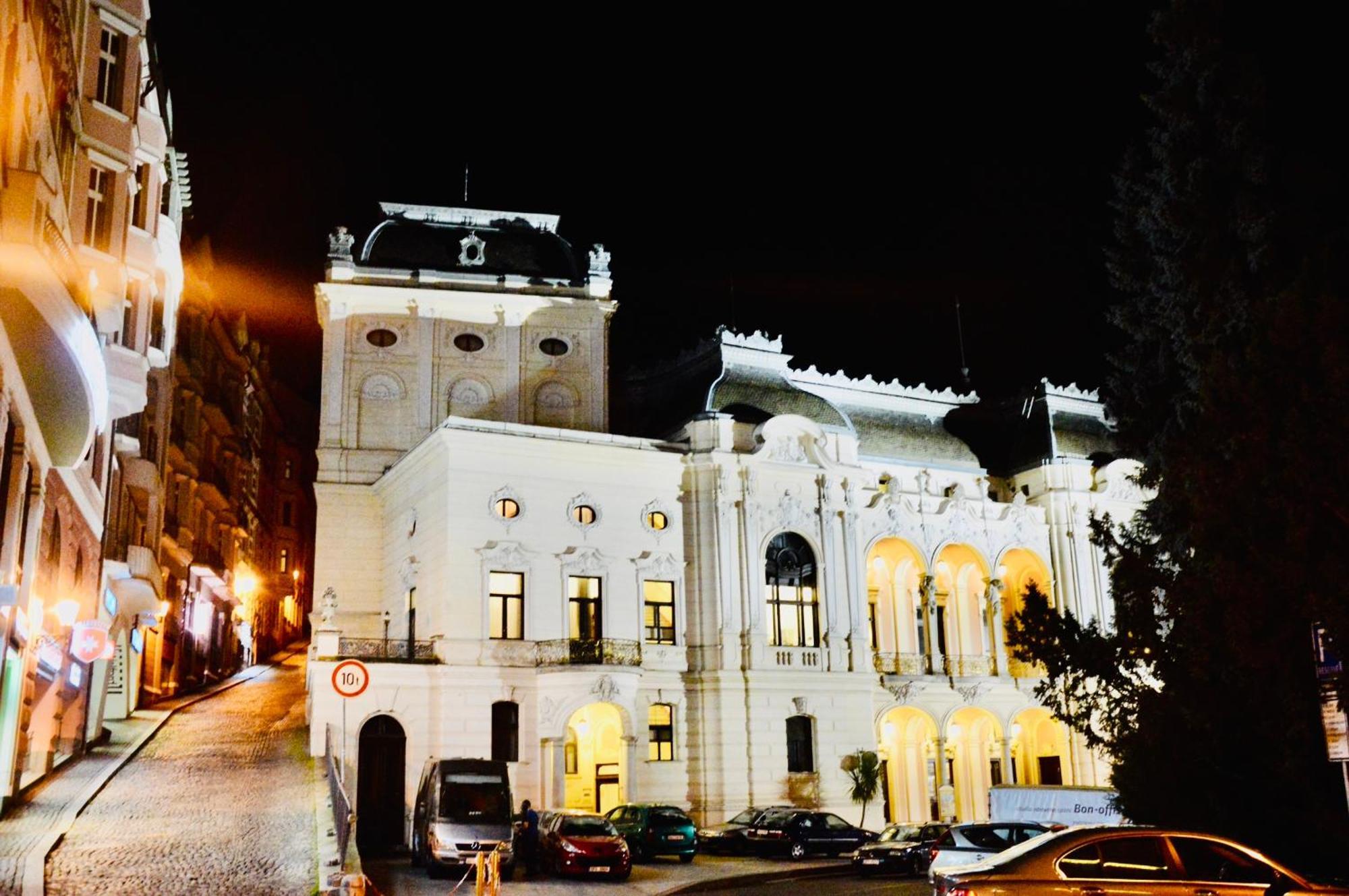 Artflora Kv Premium Apartment Karlovy Vary Exterior photo